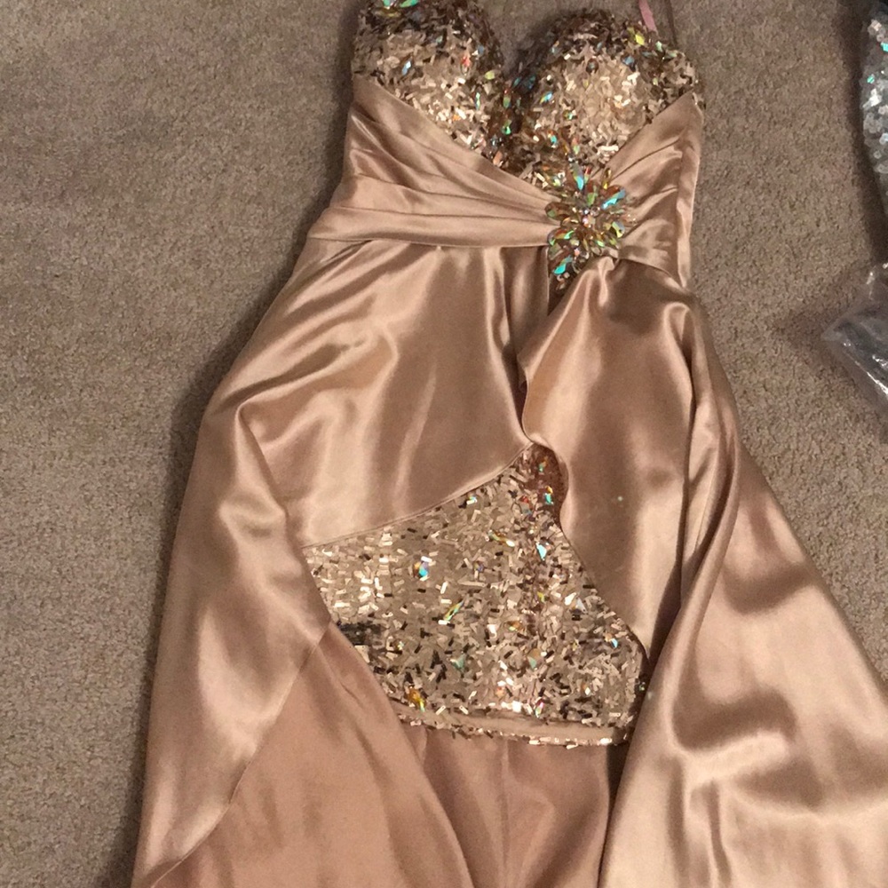 Golden champagne dress!  Gold sequin dress.  Great quality - Picture 4 of 5